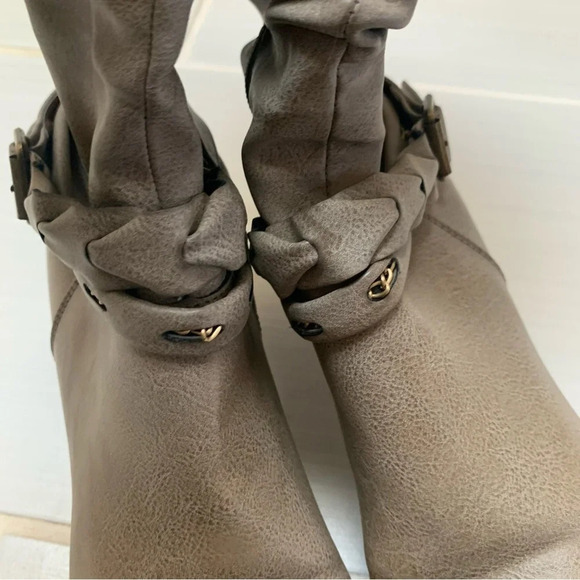 Vangelo Lined Heeled Strap Buckle Tall Boots 39 - Picture 16 of 16